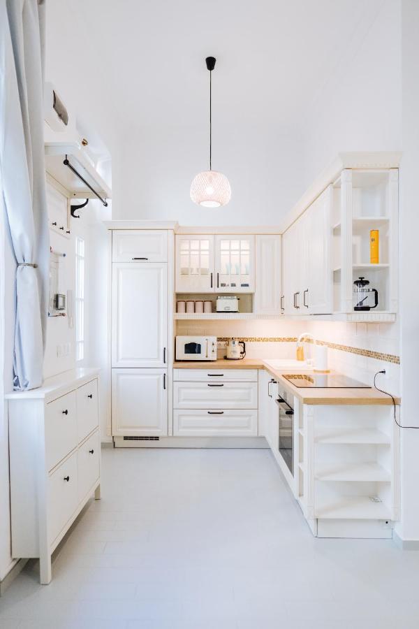 Ombre Apartment With Parking Option Budapeste Exterior foto